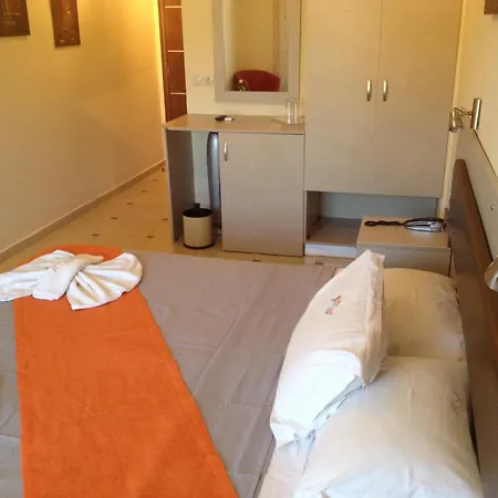 Hotel Avra Ormos Panagias