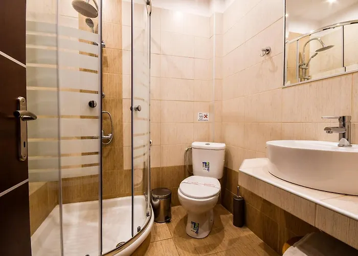 Hotel Avra 3*