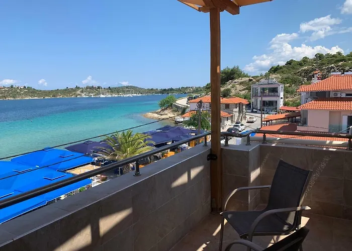 Avra Hotel 3*