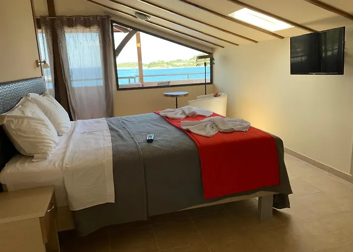 Hotel Avra Ormos Panagias