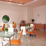 Hotel Avra
