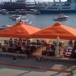 Hotel Avra 3*