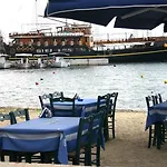 Hotel Avra 3*