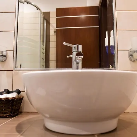 Hotel Avra