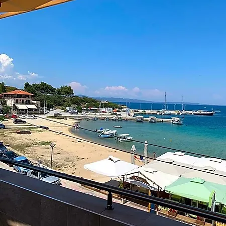 Avra Hotel 3*