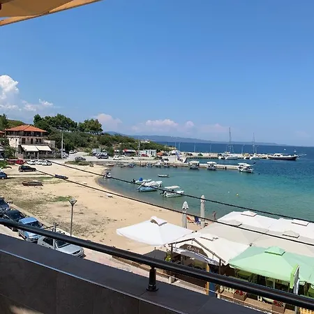 Avra Hotel 3*