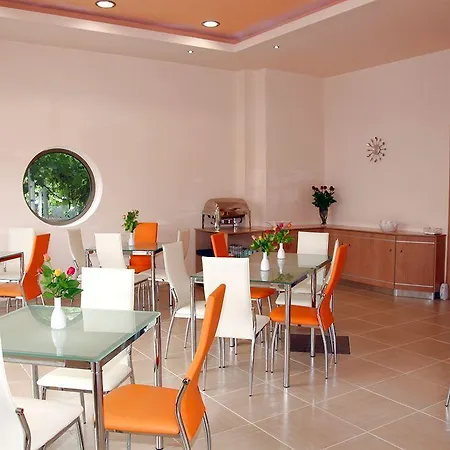 Hotel Avra