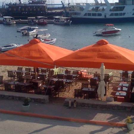 Hotel Avra 3*